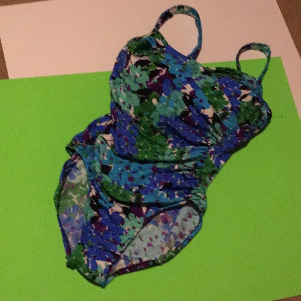 Swim suit
